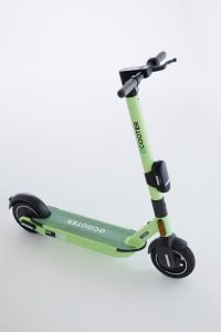 trottinette verte et noire